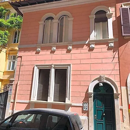 Bed & Breakfast Maison Ripetta 3*